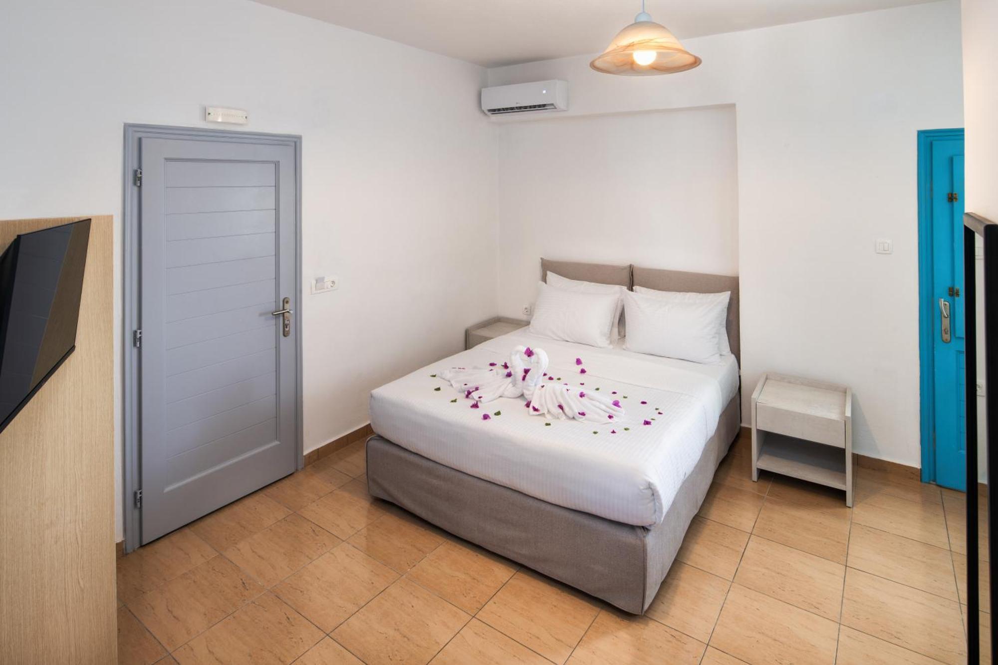 Hillside Elegance Suites Fira  Eksteriør bilde